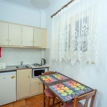Fiona Apartments Roda  Extérieur photo