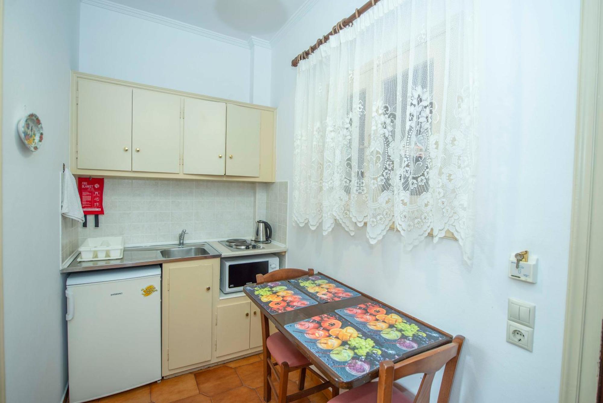 Fiona Apartments Roda  Extérieur photo
