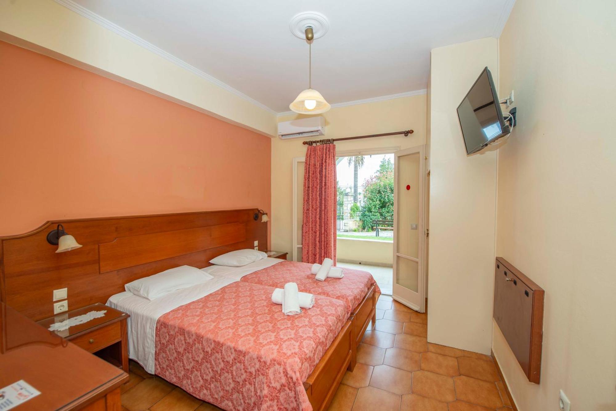 Fiona Apartments Roda  Extérieur photo