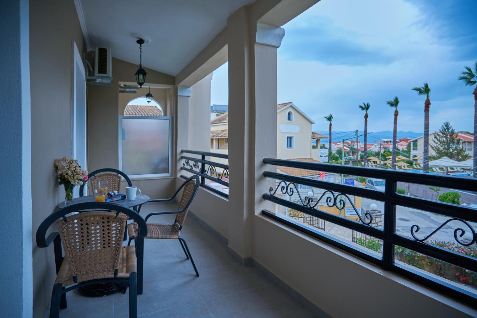 Fiona Apartments Roda  Extérieur photo